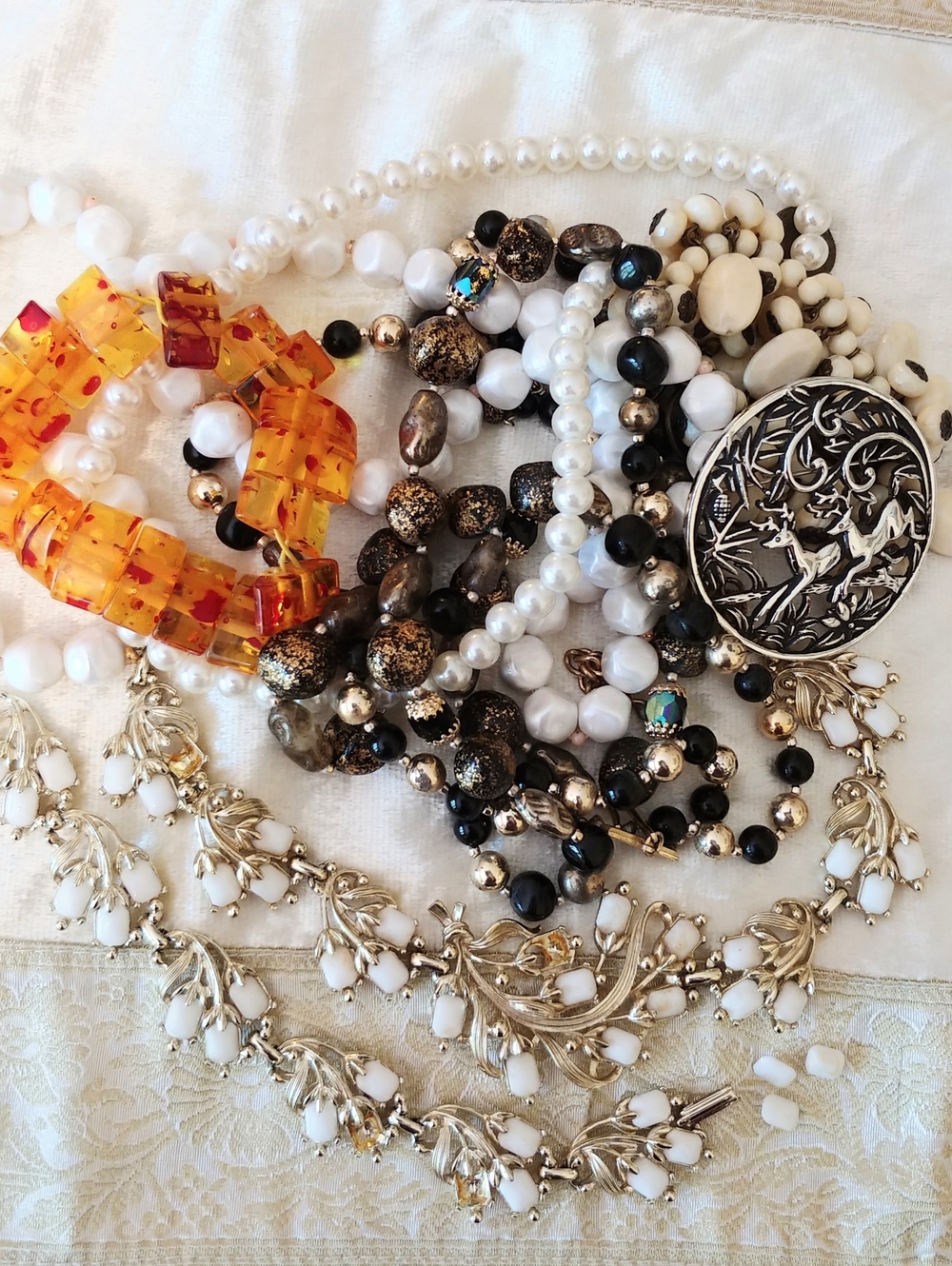 All Vintage Wear Repair Harvest Jewelry Lot Sarah Coventry Lucite Japan Beads